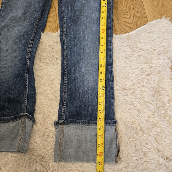 Guess Cuffed Mid Rise Capri Medium Wash Jeans Size 27 - Picture 6 of 10